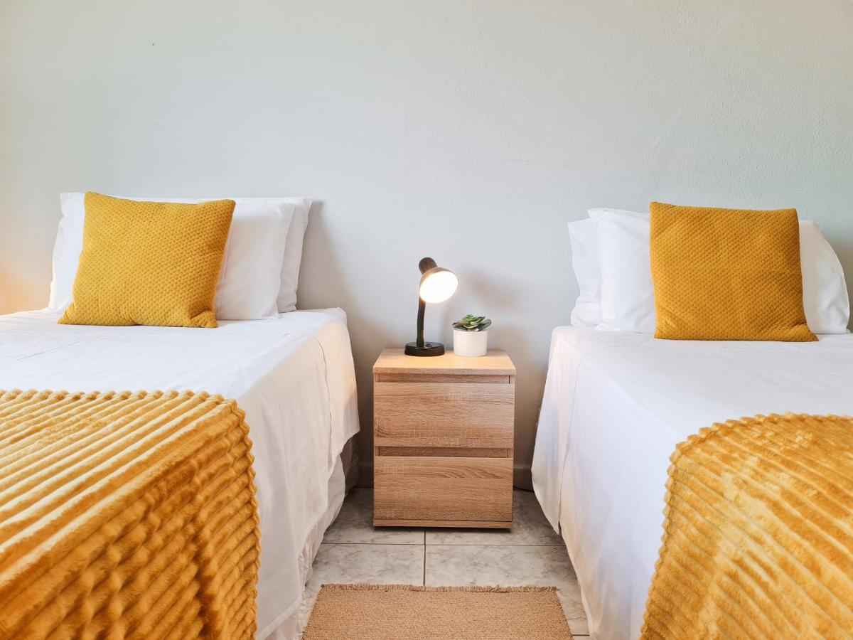 Casa Tombua - Pool - Beach & Center 300M - Ac - Wifi カルヴォエイロ エクステリア 写真