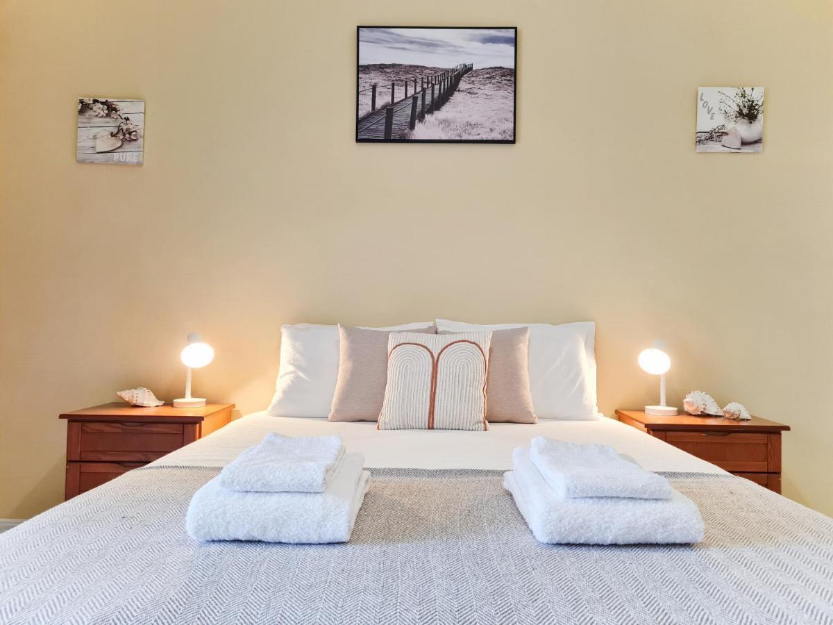 Casa Tombua - Pool - Beach & Center 300M - Ac - Wifi カルヴォエイロ エクステリア 写真