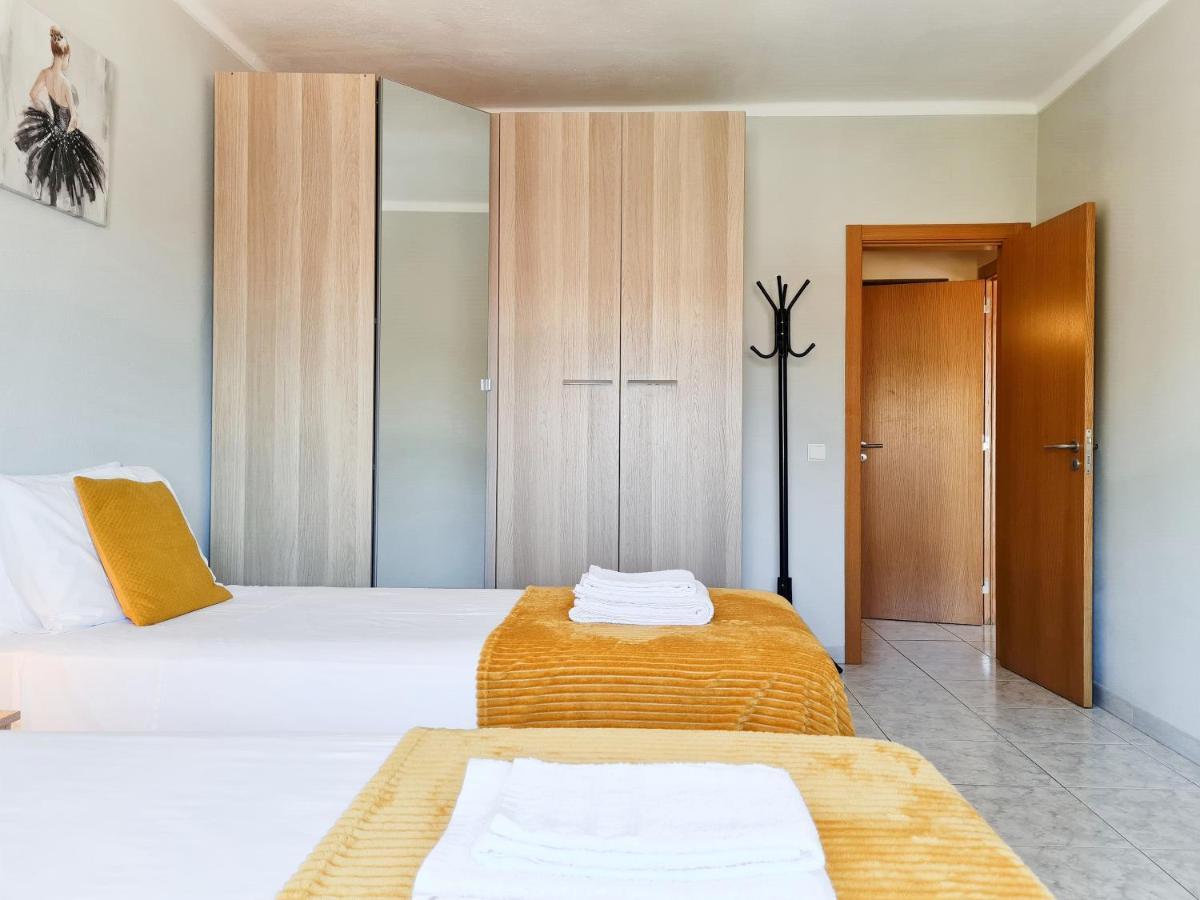 Casa Tombua - Pool - Beach & Center 300M - Ac - Wifi カルヴォエイロ エクステリア 写真